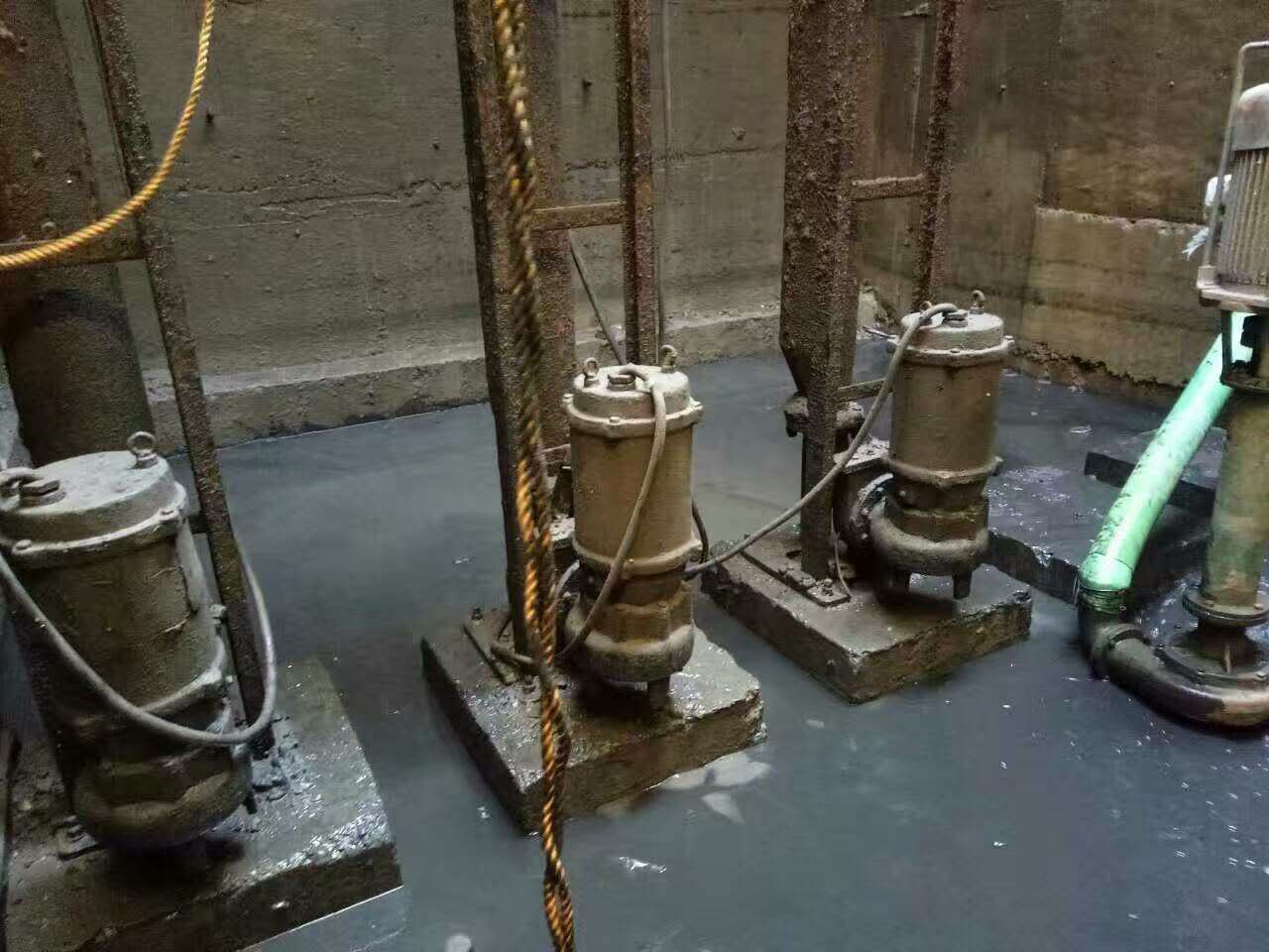 绿园污水池清理